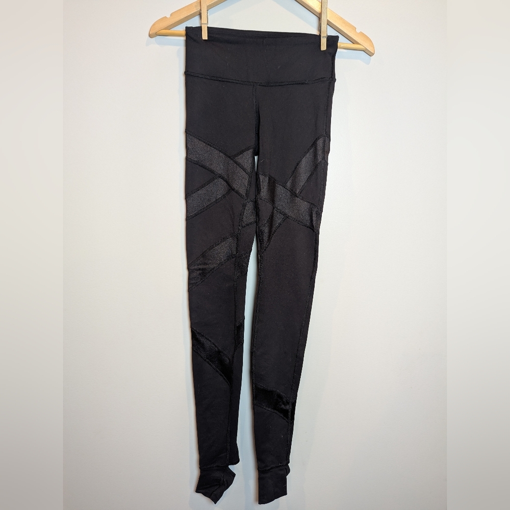 Lululemon Women's Size 2 Wunder Under Wrap Black Stirrup Pant Barre Pilates RARE